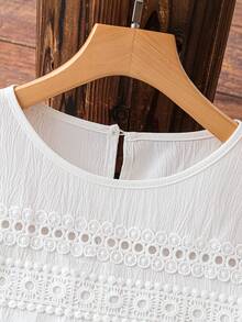 SHEIN Franclia 女士白色空心花邊插入褶皺麻質H型連身裙，採用垂墜肩袖設計 - 白色 - 查看 3