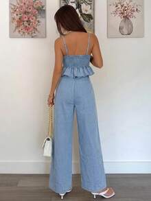SHEIN PETITE 女款牛仔荷葉邊細肩帶上衣與寬腿褲套裝，休閒夏季海灘度假優雅穿搭，附下擺細肩背心，適合嬌小女性 - 淺色水洗藍 - 查看 2