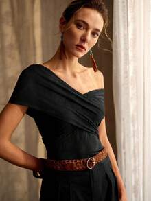 MOTF PREMIUM ASYMMETRICAL SHOULDER CRISS-CROSS RUCHED FITTED ELASTIC SHORT T-SHIRT - Black - View 3