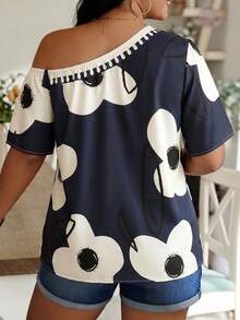 Weeklong Apricot Base Blue Floral Print Asymmetric Neck Short Sleeve Spring Summer Vacation Plus Size Blouse - Multicolor - View 2