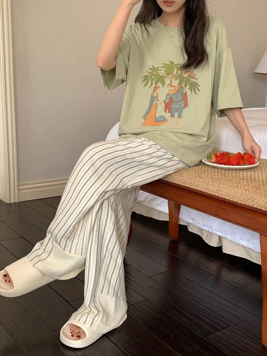 DAZY Set Pakaian Tidur Wanita Musim Panas 2 Potong: Atasan Kaos Bergambar dan Celana Panjang Bergaris - Hijau - View 1