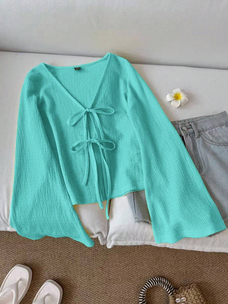 SHEIN LUNE 女款休閒純色寬鬆綁帶前襟喇叭袖上衣,度假女裝、返校教師女裝、女款度假上衣、女款返校上衣、女款機場上衣、老錢風女裝度假上衣、女款長袖上衣、奶油黃度假風女裝、秋季綁帶前襟上衣、黃色上衣、黃色襯衫、可愛黃色上衣、黃色綁帶前襟上衣、黃色V領上衣、黃色襯衫、黃色長袖上衣,休閒 - 薄荷綠 - 查看 1