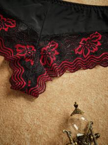 PinupPomp 1 buah Celana Dalam Thong Seksi Berwarna Hitam & Merah dengan Motif Renda - MultiWarna - View 4