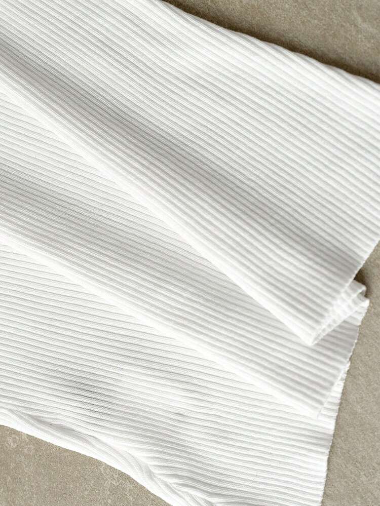 WOMEN'S CONTRAST TRIM SLIM FIT SWEATER VEST