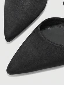 CUCCOO BIZCHIC Sepatu Wanita Slingback Premium Hitam dengan Gesper, Ujung Lancip, dan Hak Tipis 6CM, Tidak Membosankan, Serbaguna untuk Pesta dan Perjalanan Sehari-hari - Hitam - View 6