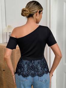 Elyressa Áo thun nữ phong cách mới mùa hè với chi tiết xẻ vai và đắp ren, thanh lịch và thời trang, áo ngắn tay có cổ. - màu đen - Xem 2