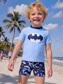 BATMAN X SHEIN GraphicGems Conjunto de traje de baño sin mangas con estampado de logo de murciélago para niño en vacaciones de verano en la playa - Azul - Ver 1