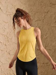 VARSIVA Kaos dan Tank Top Olahraga Wanita Longgar Tanpa Lengan dengan Leher Bulat dan Desain Silang - Kuning - View 7