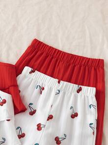 SHEIN Playful Pals 女童夏季泡泡紋理雙層荷葉邊吊帶背心上衣 + 寬鬆寬腿長褲，櫻桃數位印花 & 紅色純色 4 件套，柔軟親膚，韓系甜美風，適合 4-7 歲幼童，日常穿著、居家、外出及夏季度假的百搭套裝 - 彩色 - 查看 3