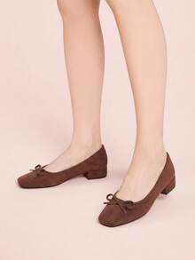 CUCCOO DOLLMOD Zapatos de mujer, textura de ante marrón, bailarinas, punta cuadrada con decoración de lazo, tacón bajo, adecuados para uso casual diario y de oficina - Marrón - Ver 4