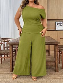 SHEIN CURVE+ Conjunto de 2 piezas de pantalones anchos asimétricos de cintura ceñida y un hombro asimétrico en color verde elegante de alta gama, adecuado para fiestas de música, Pascua, estilo occidental, estilo nómada, fiestas de cumpleaños, graduaciones, universidad, estudiantes, uso diario casual, ocio, vacaciones, cruceros, playa, soleado, los talla grande vendidos, ropa urbana, invitados de boda bohemios, ir y venir, brunch, aeropuerto, fiestas, salidas festivas, cenas elegantes, galas, ocio, uso en el hogar/oficina Y2K - Verde - Ver 3