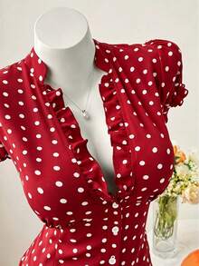 Sweetra Áo blouse nữ size lớn phong cách thời trang tối giản đa năng, họa tiết chấm bi độc đáo, thanh lịch ngọt ngào, tay ngắn, dáng ôm slim fit - Đỏ - Xem 1
