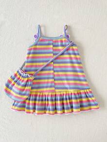SHEIN Playful Pals 1件女嬰彩虹條紋針織柔軟面料洋裝，飾有花卉刺繡貼布，可愛休閒甜美細肩帶迷你洋裝，附斜背包，適合夏季日常出遊、旅行、度假、拍照、玩耍及各種場合 - 彩色 - 查看 2