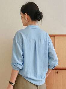 Dazy-Less Camisa casual de un solo pecho de unicolor, versátil, adecuada para primavera y verano para mujeres - Azul - Ver 2
