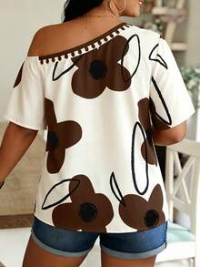 Weeklong Apricot Base Blue Floral Print Asymmetric Neck Short Sleeve Blouse, Plus Size, Spring/Summer Vacation - Multicolor - View 2