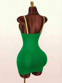 Bumpella Vestido mini ajustado de parches de encaje y bloques de color deportivo - Verde - Ver 10