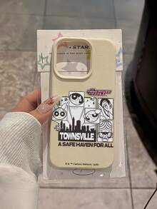 THE POWERPUFF GIRLS X SHEIN 飛天小女警全角色反派Townsville城市天際線方形圖案骷髏字母元素皮革紋白色親膚防震防摔保護手機殼，適用於Apple iPhone 13/14/15/15Pro/16/16Pro/17Pro，熱銷日常美學保護殼 - 彩色 - 查看 6