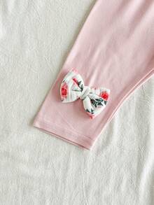 SHEIN Vintaside Kids 新生兒長袖露肩圓領清新時尚簡約數位印花上衣搭配百搭休閒粉色長褲套裝，適合日常休閒、幼兒園、學校、朋友聚會、露營、野餐及其他活動 - 淺粉色 - 查看 10