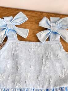 SHEIN 2件組女嬰幼兒/新生兒 0-3歲 春夏休閒可愛花卉提花蝴蝶結裝飾吊帶上衣+短褲套裝 - 藍色 - 查看 4