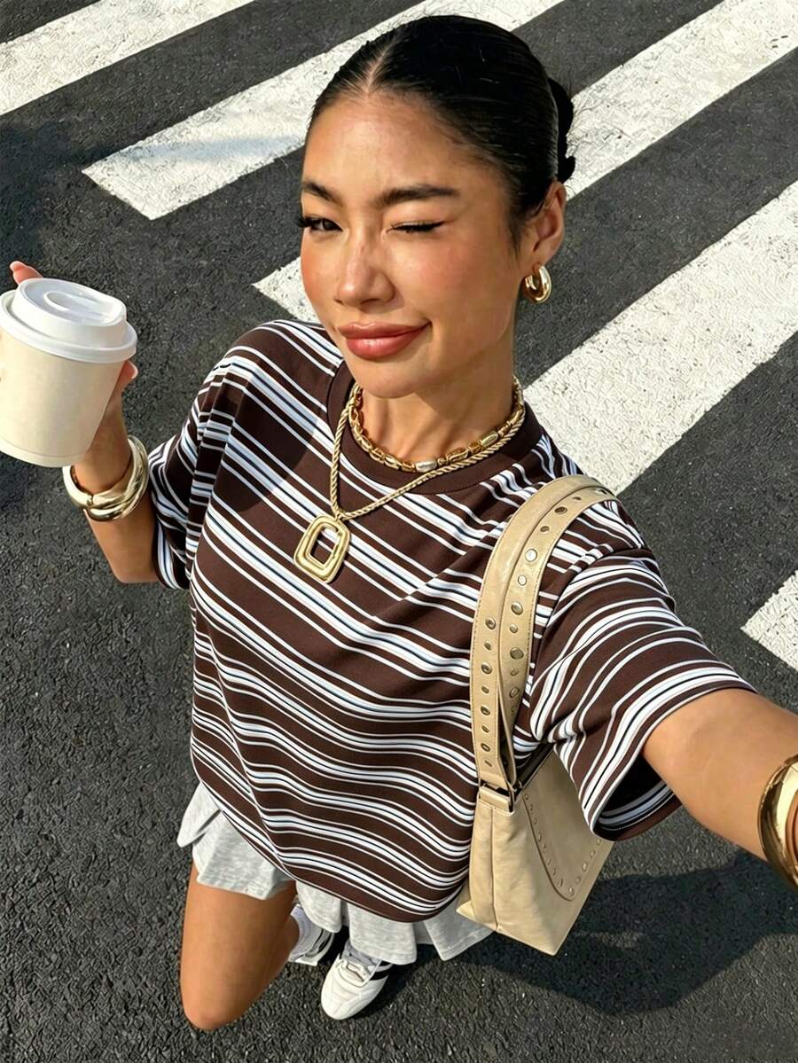 Muchica 女款大尺寸休閒極簡圖案圓領短袖寬鬆T恤 - 彩色 - 查看 1