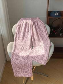 SHEIN EZwear Women's Casual Retro Pink Camouflage Leopard Print Mid-Waist Loose Long Pants, Flowy Shorts, Back To School Essential, Suitable For Daily Commute, Date, Party, Autumn/Winter/Summer, Christmas, New Year, Thanksgiving, Party, Wedding, Beach, Graduation Ceremony, Fashion, Elegant, Casual, Outing, Date, Appointment, Commute, Shiny, Valentine's Day, Elegant, Vacation, Casual, Y2K, Outing, Graduation Ceremony - Multicolor - View 2