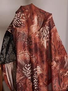 Slumberist Camisola Feminina com Decote Drapeado, Recortes em Renda e Estampa Animal em Tela - Multicolorido - Visão 8
