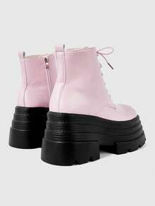 ROMWE Kawaii Sandales à talons pour femmes ~ Nouvelles bottes roses en PU de style punk pour l'automne et l'hiver 2026, à bout rond, à semelle épaisse, bottes de randonnée polyvalentes, bottes courtes à plateforme, bottes fines - Rose bonbon - Voir 5