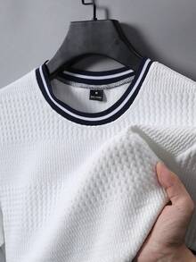 Manfinity Homme Men's Knitted Jacquard Textured Pure White Collar & Cuffs Royal Blue & Off-White Ribbed Neck T-Shirt, Holiday - White - View 3
