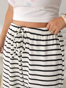 Solflare Pantalones casuales con cordón a rayas blancas y negras, versátiles para otoño/invierno, talla grande - Multicolor - Ver 6
