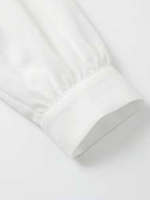 SHEIN Essnce Chemise-veste de protection solaire en mousseline blanche transparente pour femmes grandes tailles, style minimaliste, décontractée, ample, fraîche et confortable, pour le printemps/été, vêtement d'extérieur d'été, cache-maillot de plage, top blanc pour sorties - Blanc - View 3