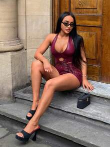SHEIN SXY Rückenfreier Halter-Unitard-Jumpsuit mit Cut-Outs - Bordeaux - Übersicht 4