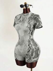 Mistrie 2026 Novo Macacão Vintage Feminino com Estampa Animal em Tela Transparente, Decote Alto, Costas Abertas - Cinza - Visão 7