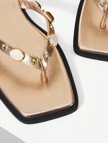 MOTF SPRING AND SUMMER NEW OUTDOOR WOMEN'S FLAT-BOTTOMED SQUARE TOE PINCH SLIPPERS WOMEN'S THICK-SOLED NON-SLIP CASUAL VERSATILE BEACH SANDALS - Champagne - View 5