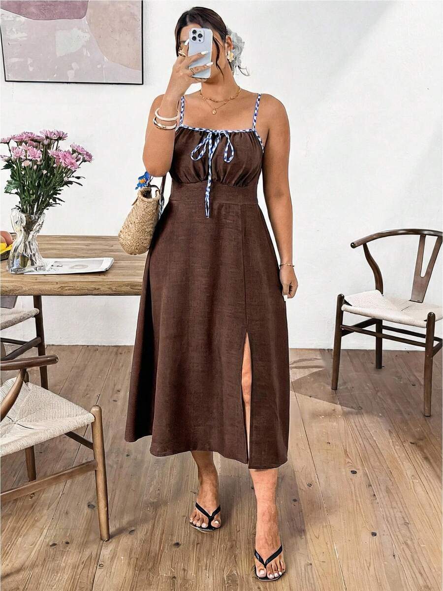 Lounesse Đầm cỡ lớn màu nâu và xanh kẻ caro phối nhiều mảnh, đầm dài xẻ tà thắt eo thời trang, đầm không tay đa năng. - màu nâu - Xem 1