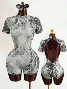 Mistrie 2026 Novo Macacão Vintage Feminino com Estampa Animal em Tela Transparente, Decote Alto, Costas Abertas - Cinza - Visão 5