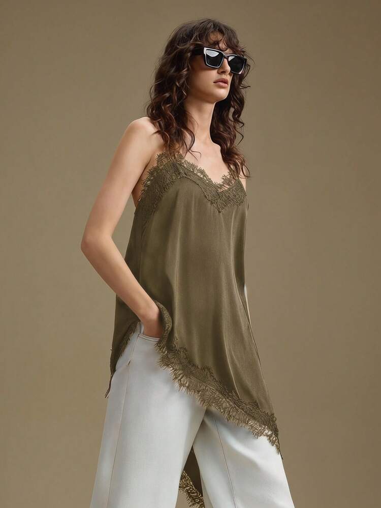 Ontre Áo dài nữ chất liệu crepe satin mềm mại, thoải mái, dây mảnh, dáng ôm sát, điểm nhấn ren, thiết kế vạt áo bất đối xứng, phong cách công sở hiện đại, thanh lịch, sang trọng, thời trang sân bay cao cấp, chất liệu cao cấp, trang phục du lịch tinh tế, phong cách đường phố duyên dáng. - màu nâu - Xem 1