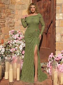 Glamrae Plus Size Elegant Romantic Halter Neck Ruffle Long Sleeve Fitted Mermaid Hem With Train Heavy Embellished Evening Gown (Heavy Design) - Green - View 7