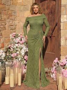 Glamrae Plus Size Elegant Romantic Halter Neck Ruffle Long Sleeve Fitted Mermaid Hem With Train Heavy Embellished Evening Gown (Heavy Design) - Green - View 3