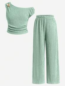 Tween Girls T-Shirt Set, Asymmetrical Asymmetrical Shoulder Design, One Side Sleeveless Strap, Other Side Asymmetrical Shoulder, Showing Collarbone And Shoulder Line, Lazy And Style. Metal Texture Decorative Buckle On Sleeveless Strap, Visual Focal Point Of The Set, Wide Leg Pants - Green - View 7