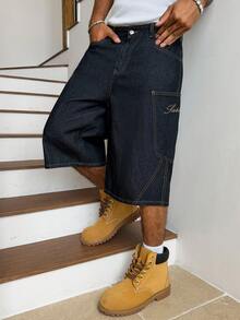 Manfinity EMRG Celana Pendek Denim Pria Kasual dengan Saku dan Bordir Huruf, Model Lebar, untuk Liburan - Dark Wash - View 4