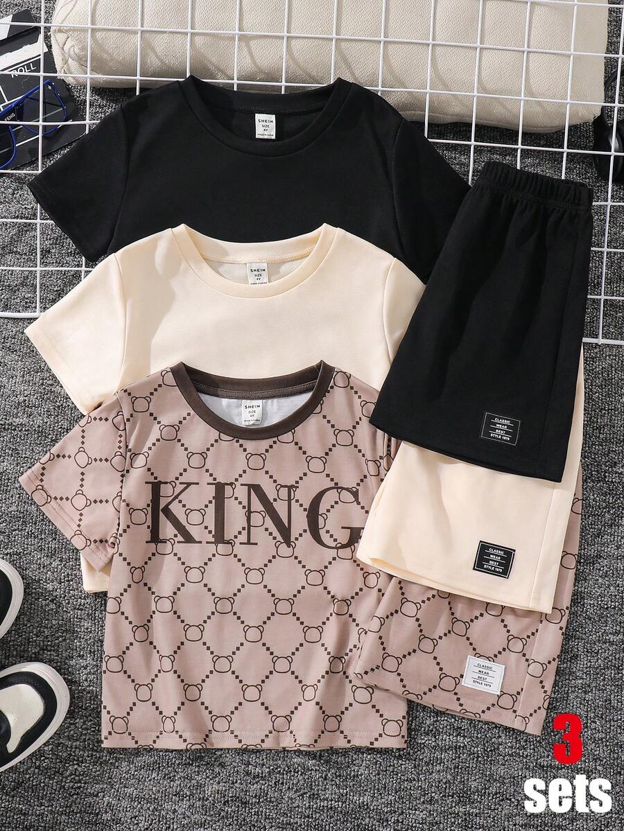 SHEIN 3件組兒童夏季男童舒適休閒風圓領短袖T恤，經典花卉印花上衣，織標裝飾短褲2件套，超多件套裝，適合外出、街頭風、派對、居家與休閒穿著