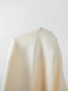 SHEIN Franclia 2026新款女款奶油色針織短袖上衣-圓領、精緻蕾絲飾邊下擺、寬鬆剪裁，將甜美浪漫魅力與柔美女性風格完美融合，適合早午餐約會、度假疊穿及春夏日常穿搭 - 白色 - 查看 8
