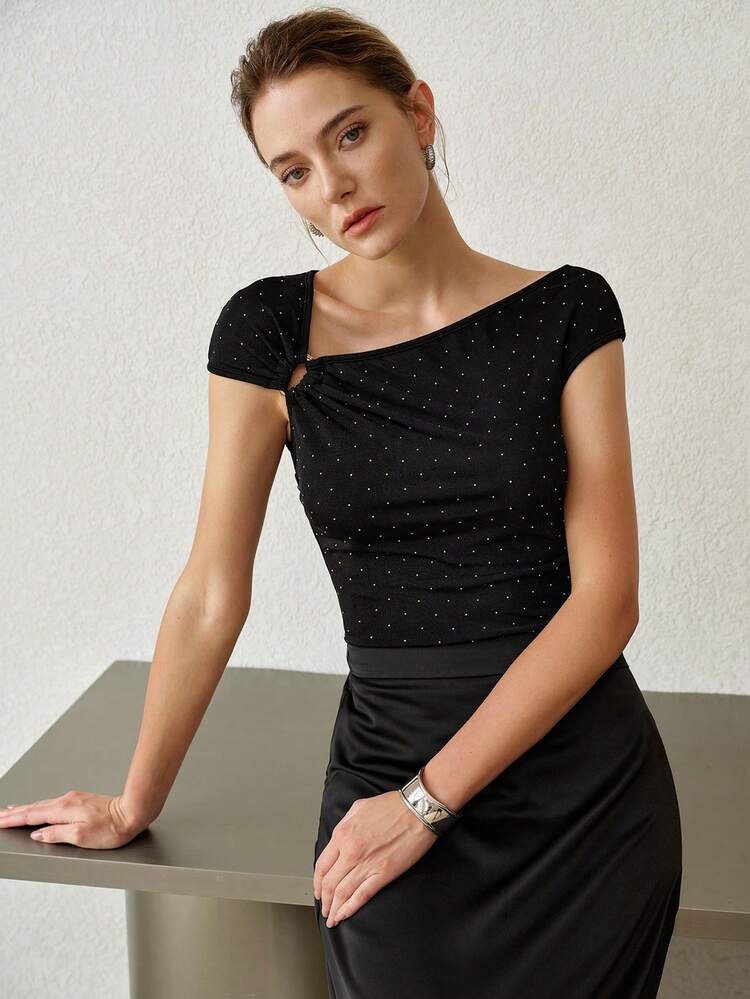 WOMEN'S FASHION MINIMALIST ASYMMETRIC NECKLINE POLKA DOT FITTED TOP