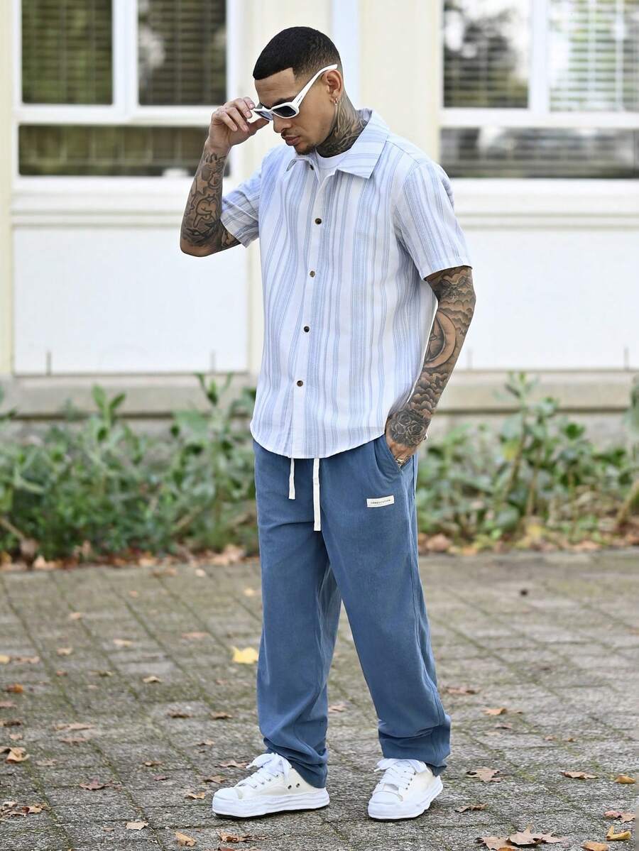 Devon Thys Camisa casual de manga corta con botones y estampado de rayas, versátil para hombres - Azul - Ver 1