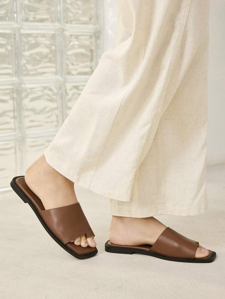 WOMEN'S FRENCH RETRO FASHION HIGH-QUALITY PU LEATHER SQUARE TOE TOE OPEN TOE FLAT BOTTOM SLIPPERS, BROWN VERSATILE CASUAL COMFORTABLE NON-SLIP SINGLE PEDAL HOLIDAY BEACH SLIPPERS