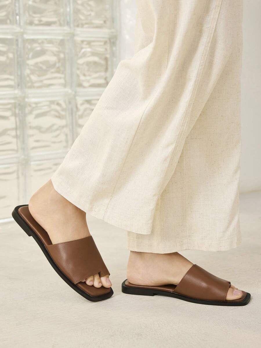 MOTF PREMIUM LADIES FRENCH RETRO FASHION SQUARE TOE OPEN TOE FLAT BOTTOM SLIPPERS, BROWN VERSATILE CASUAL COMFORTABLE VACATION BEACH SHOES - dark brown - View 2