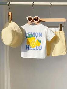 SHEIN 中性嬰幼兒男童女童幼童男童 3件/套 春夏可愛檸檬條紋圖案短袖T恤上衣、短褲和帽子套裝，多件裝，春夏嬰兒男童服裝套裝，嬰兒男童短袖上衣 - 黃色 - 查看 2