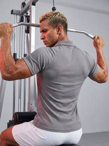 GymBeat Kaos Polo Olahraga Lengan Pendek Rajut Bergaris untuk Pria, Cocok untuk Kebugaran, Lari, Bersepeda, dan Gym - Grey - View 2
