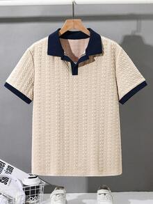 SHEIN 青少年男孩對比色短袖休閒通勤POLO衫 男童針織POLO衫 米色POLO衫 男童V領針織上衣 男童短袖針織POLO衫 男童紋理POLO衫 老錢風 - 米色 - 查看 3