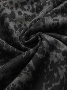 ROMWE MEN Men's Leopard Print Suede Fabric Loose Short Sleeve T-Shirt - Dark Grey - View 4